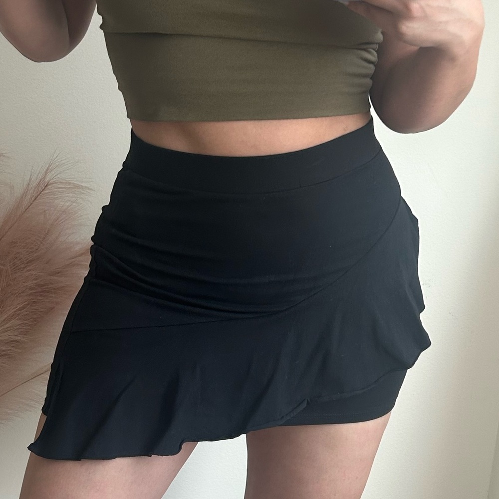 Black skirt